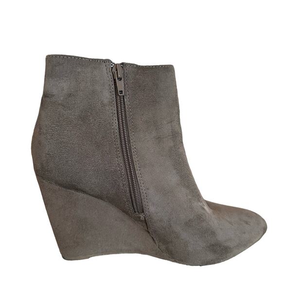 Madden girl Pavee size 8 suede booties - Picture 1 of 8